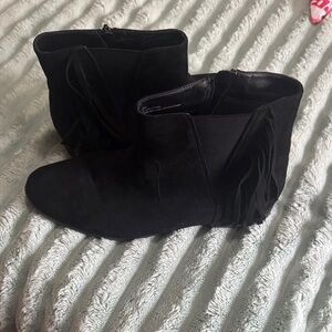 Source Unknown Black Ankle Booties with Fringe